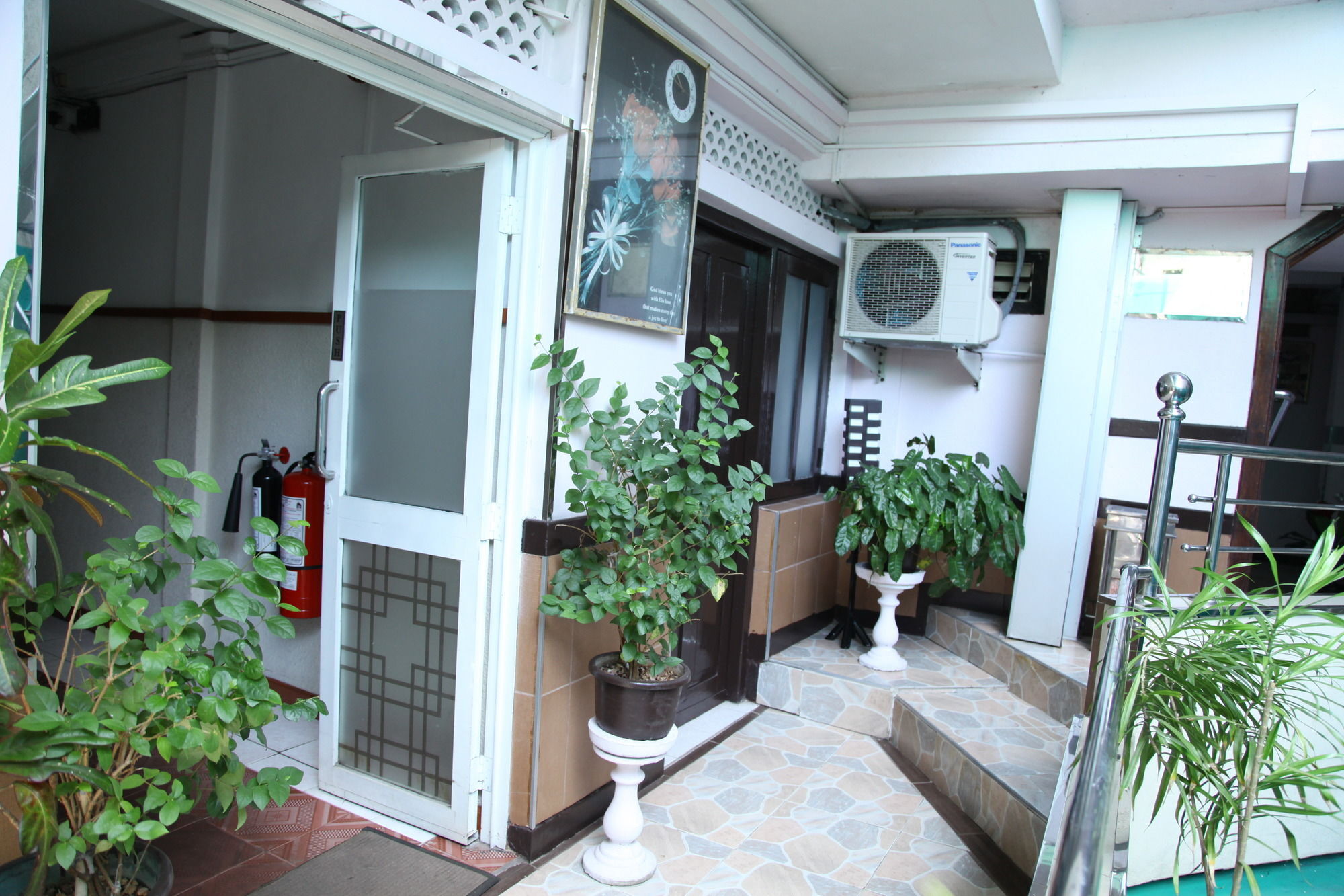 Brighten Hotel Colombo Exterior photo